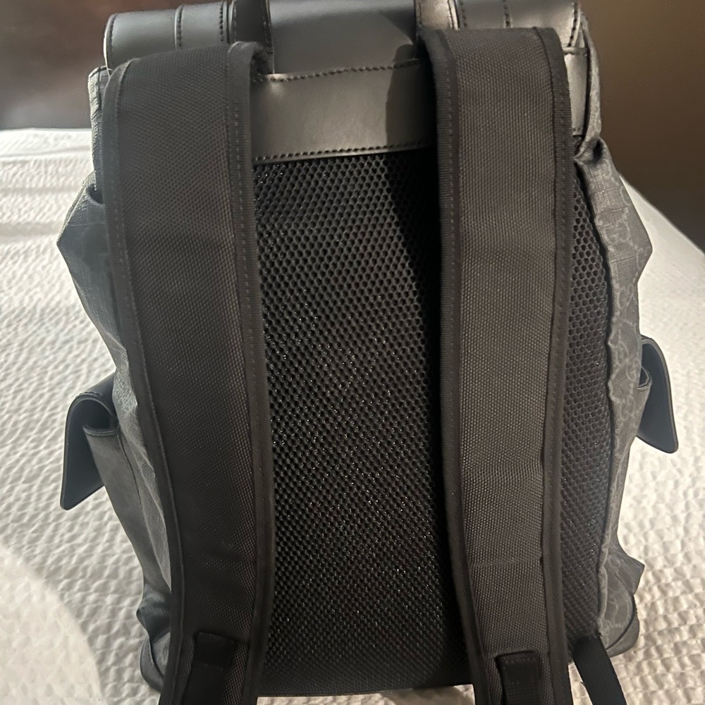 Gucci GG supreme mens backpack 100% Authentic, No Damage, Dust Bag, No box - Picture 10 of 14